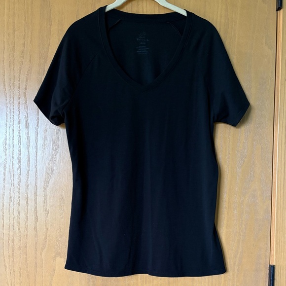 Woolx Mia Merino Black V-Neck Women's Tee - Picture 1 of 3